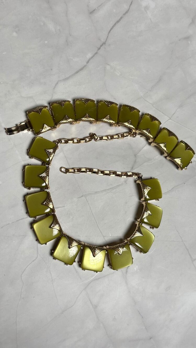 Vintage Coro Chartreuse Olive Moonglow Lucite Collar Necklace Bracelet